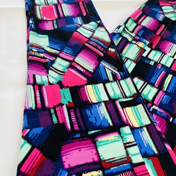 LulaRoe Leggings Tall & Curvy Colorful Green Blue Red Black Pink 0707 - Picture 3 of 5